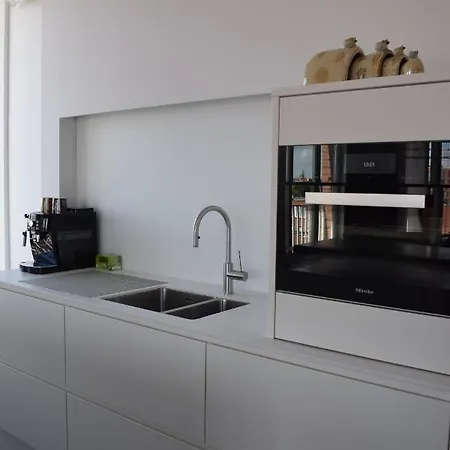 Large Penthouse - Private Parking - In A Beautiful Domain Apartmán *