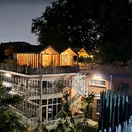 Large Penthouse - Private Parking - In A Beautiful Domain Apartmán *